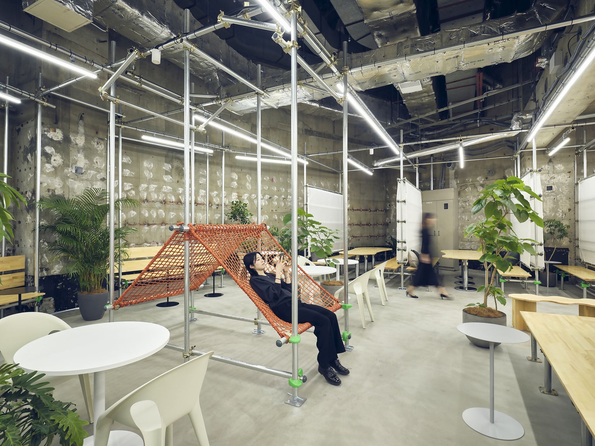 Shinjuku Center Building Sustainable Lounge "i-ma"